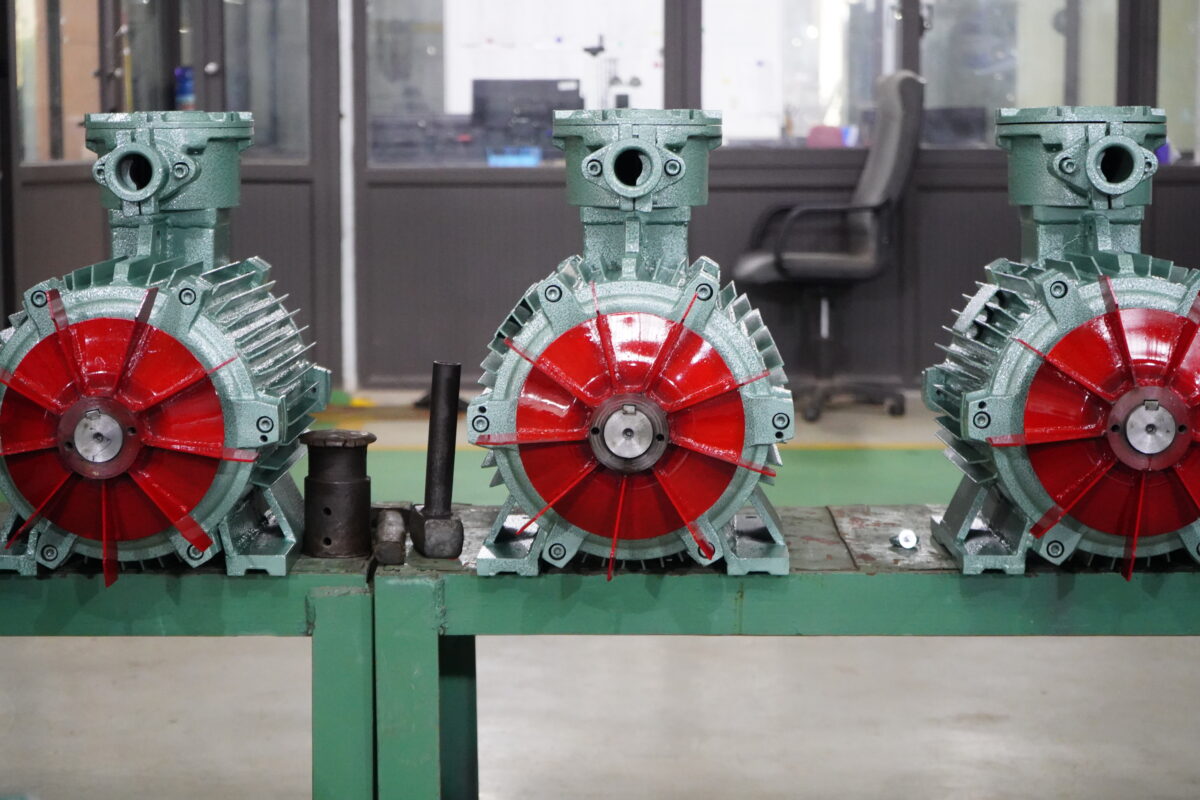 Động cơ phòng nổ hay còn gọi là motor phòng nổ, điện áp 380V, 3 phase