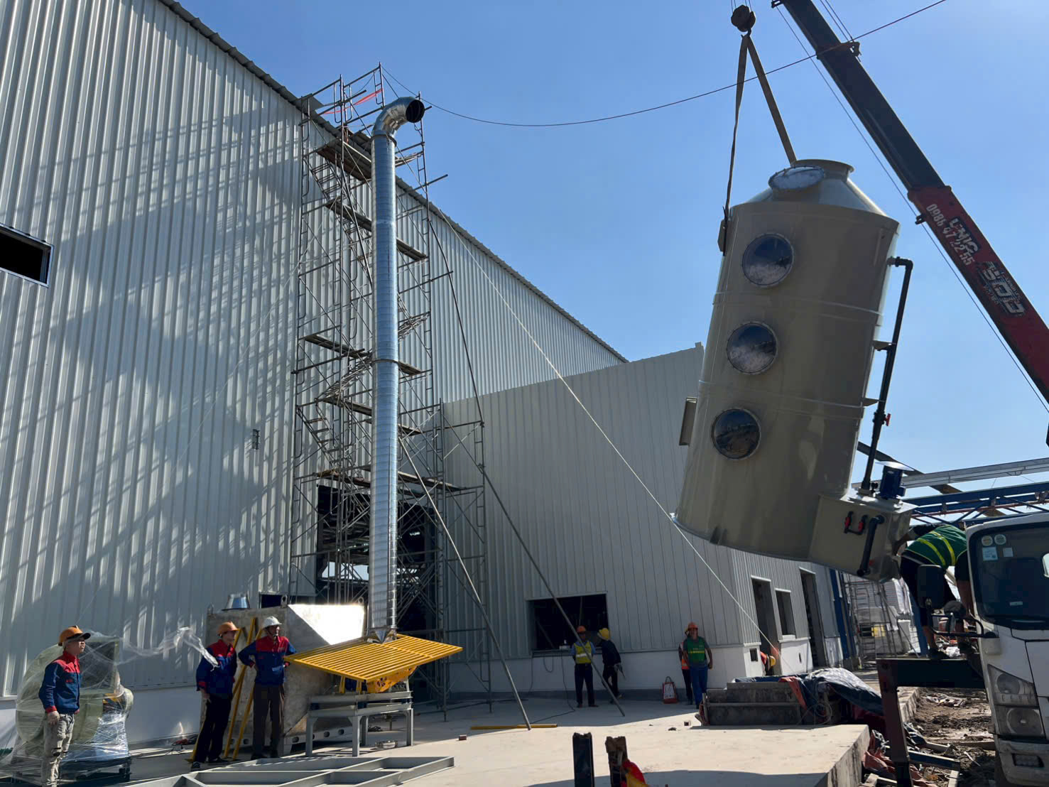 Thi công lắp đặt hệ thống tháp đệm hấp thụ